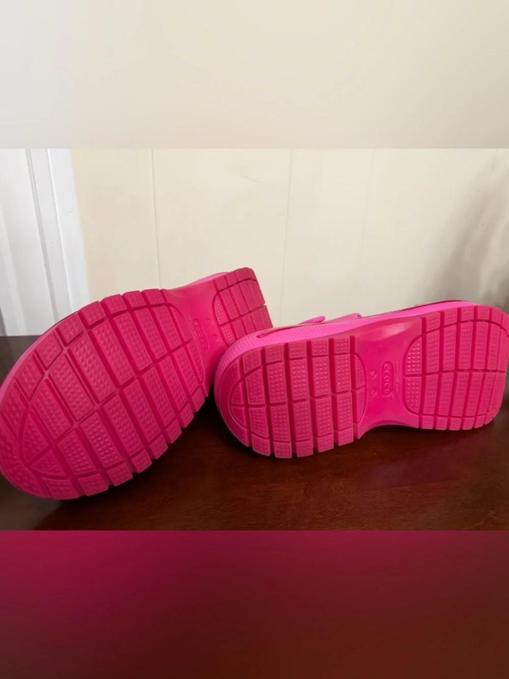 Crocs Mega Crush Sandal Electric Pink Platform Men's 13 women’s 15